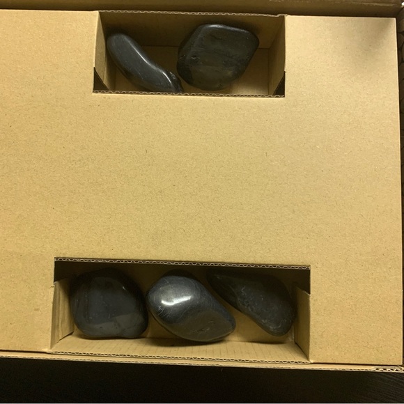 Hot Stone Massage Kit Gift Set with Volcanic Basalt Stones and guidebook - Picture 3 of 4